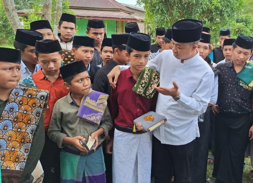 Tinjau Qurban di Ponpes Al Hasyimiyah, Pj Wako Tebing Tinggi Minta Santri Belajar Ikhlas
