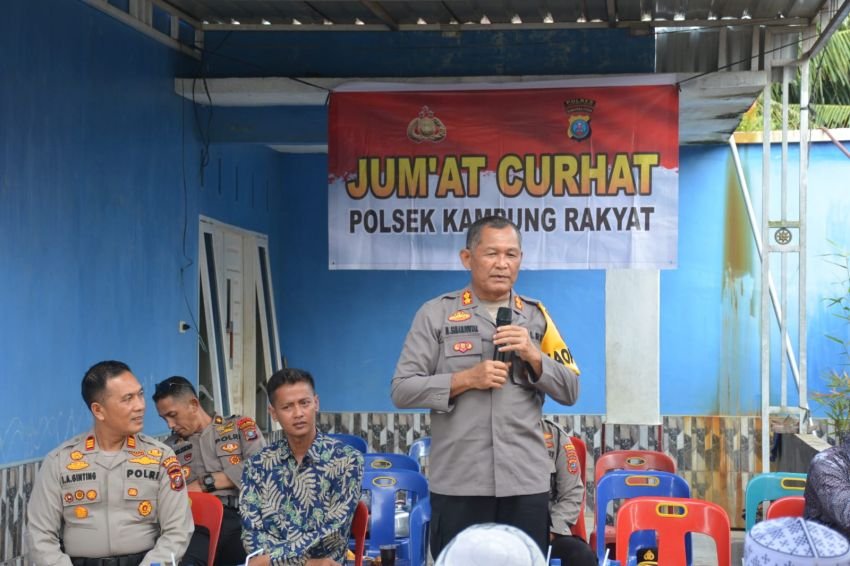 Polres Labusel Jumat Curhat di Teluk Panji, Kapolres: Mari Sama-Sama Menjaga Kamtibmas