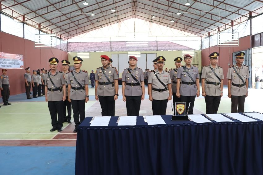 Kapolres Tanjung Balai Pimpin Upacara Serah Terima Jabatan, Ingatkan Personilnya Positif Thingking