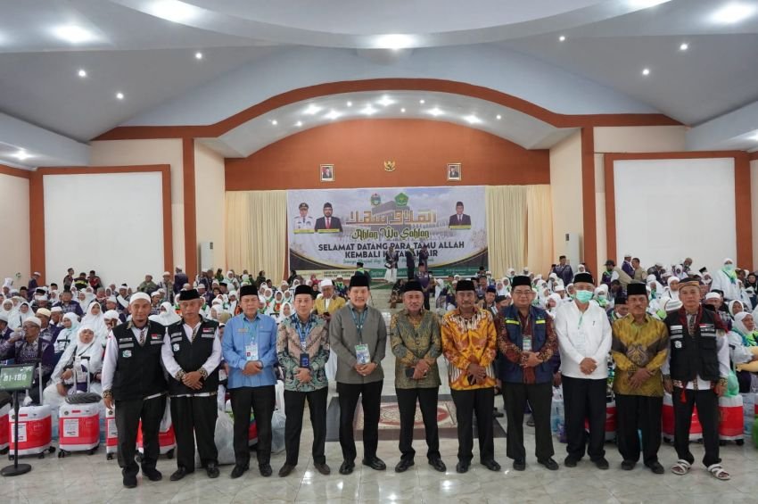 360 Jemaah Haji Kloter 17 Tiba di Tanah Air