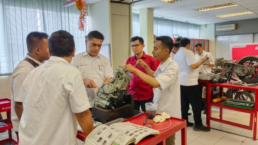 Kembangkan Kualitas Pendidikan Vokasi, Honda Apresiasi Kompetensi Guru SMK