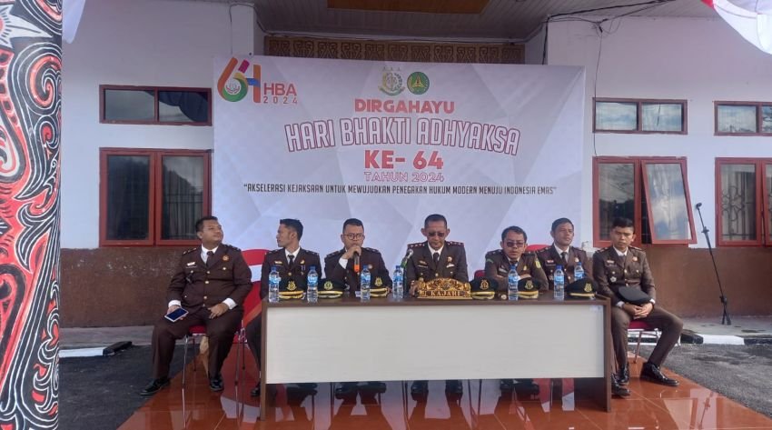 Hari Bhakti Adhyaksa ke 64,   Kejari Humbahas Adakan Syukuran