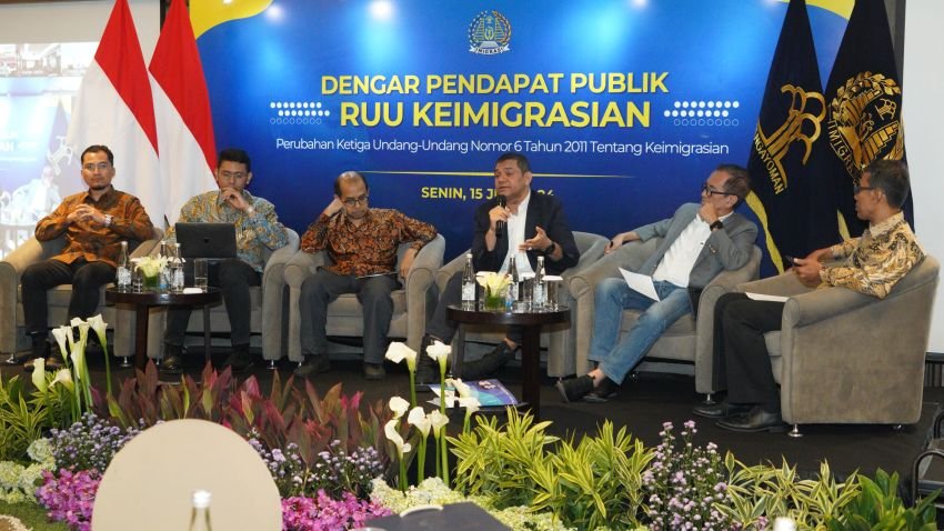 Dengar Pendapat Publik Perubahan RUU Keimigrasian: Regulasi Baru untuk Menjawab Tantangan Masa Kini dan Masa Depan
