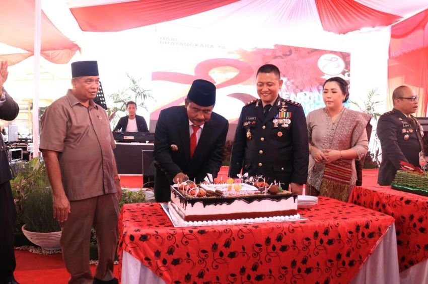 Hadiri HUT Bhayangkara ke-78, Wali Kota Binjai Harapkan Polri Terus Profesional