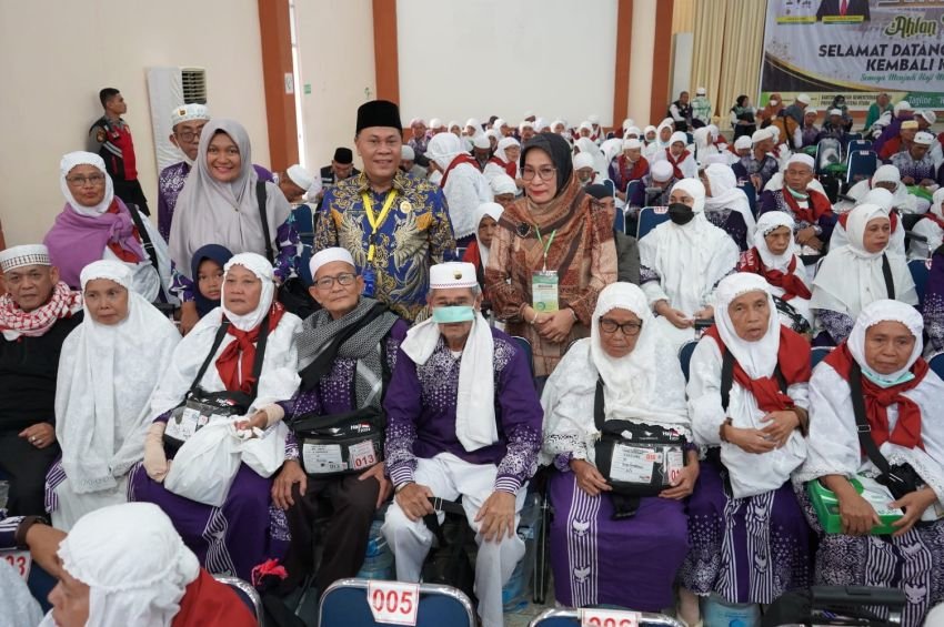 Jamaah Haji Kloter 15 Tiba di Tanah Air Lebih Awal