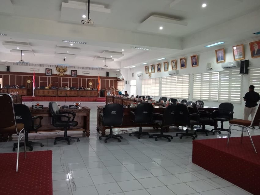 Sidang Penyampaian Keuangan APBD Labuhanbatu Tahun 2023 Digelar, Kursi Dewan Kebanyakan Kosong