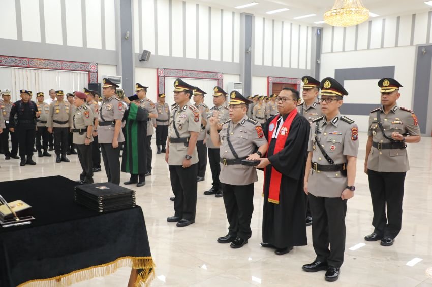 Kapolda Sumut Sertijab Pejabat Utama dan Kapolres, Irwasda Dijabat Kombes Nanang  Masbudi