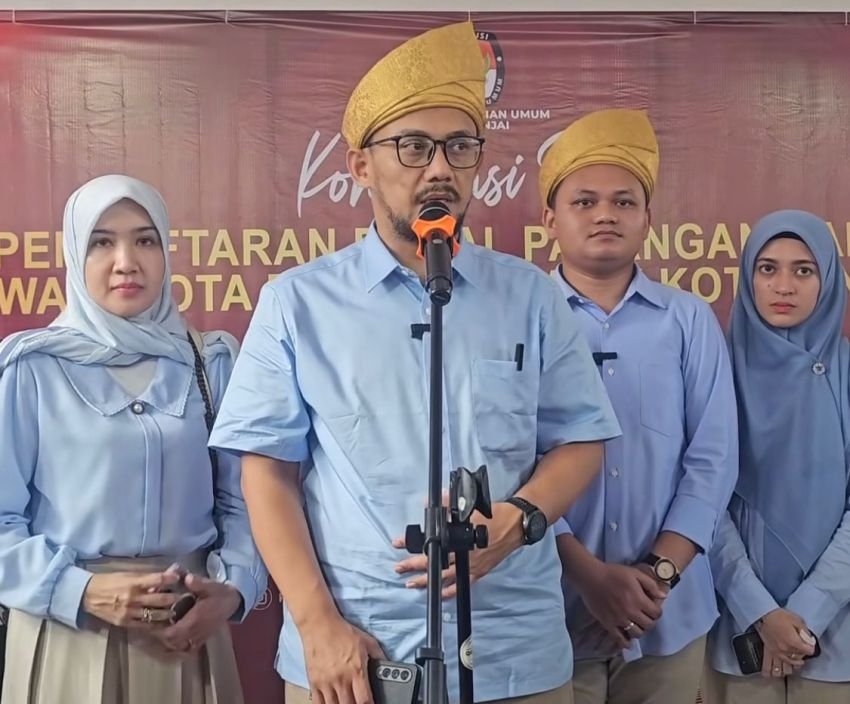 Menangis Saat Deklarasi, Calon Wali Kota Binjai dr Donal Simanjuntak Kenang Almarhumah Ibunda