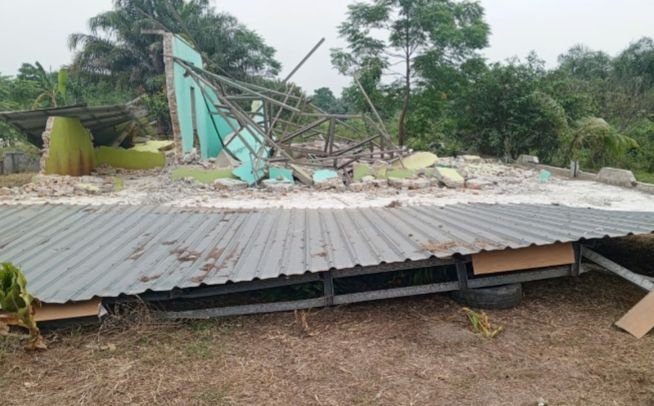 Rumah Ibadah Umat Islam Dirubuhkan Preman Bayaran, Bangunan Mushola Al-Ikhlas Rata dengan Tanah