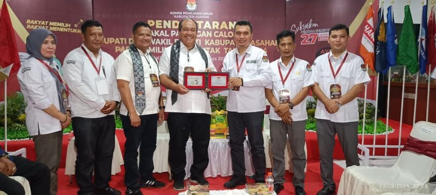 Diusung 12 Parpol, Taufik-Rianto Resmi Mendaftar Calon Bupati/Wabup Asahan
