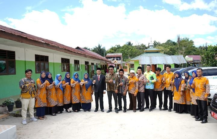 Kunjungi MTs Swasta Balige, Kakanwil Kemenagsu : Jadilah Guru yang Ikhlas dan Bermanfaat bagi Siswa
