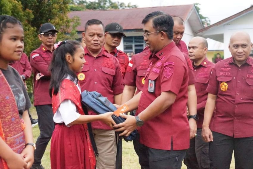 Kantor Wilayah Kementerian Hukum dan HAM Sumut Laksanakan Bakti Sosial