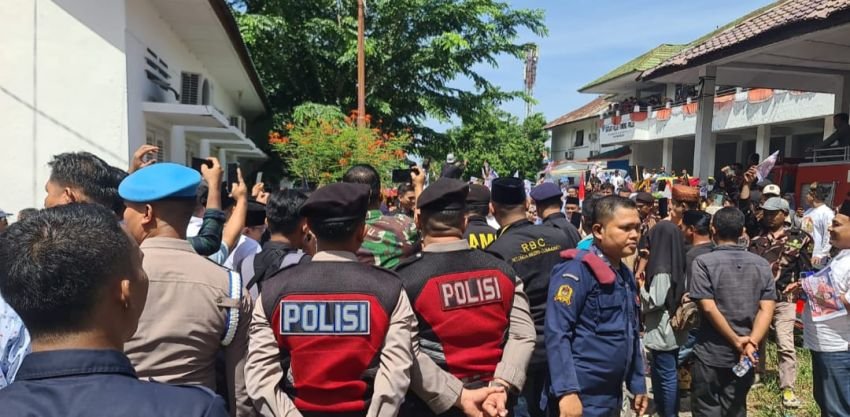 Kantor KPU Labuhanbatu Dijaga Ketat, 140 Polisi Disiagakan