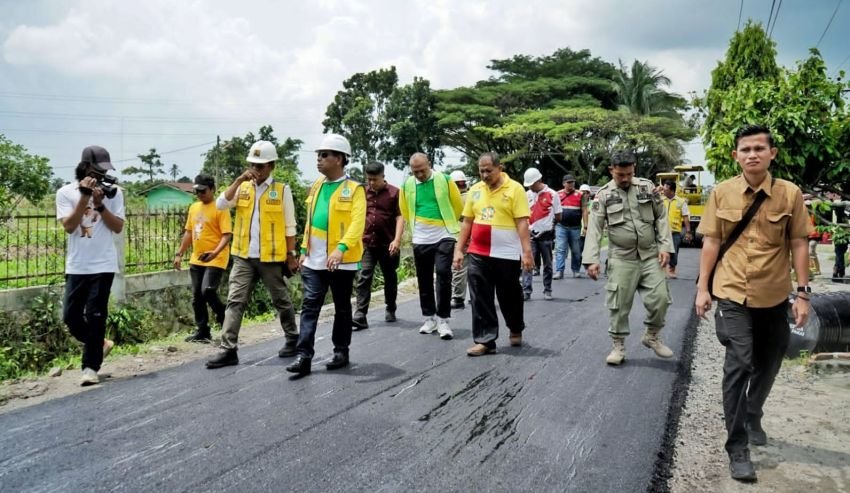 Bupati Simalungun Tinjau Pembangunan Jalan Rambung Merah