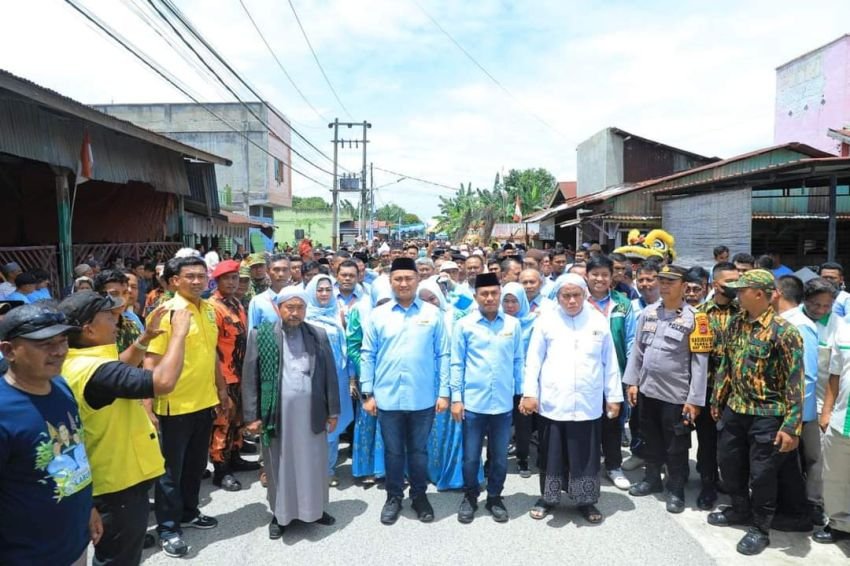 Direstui Ayah dan Didampingi Ulama, Hendriyanto Sitorus - Samsul Tanjung Daftar ke KPU Labura