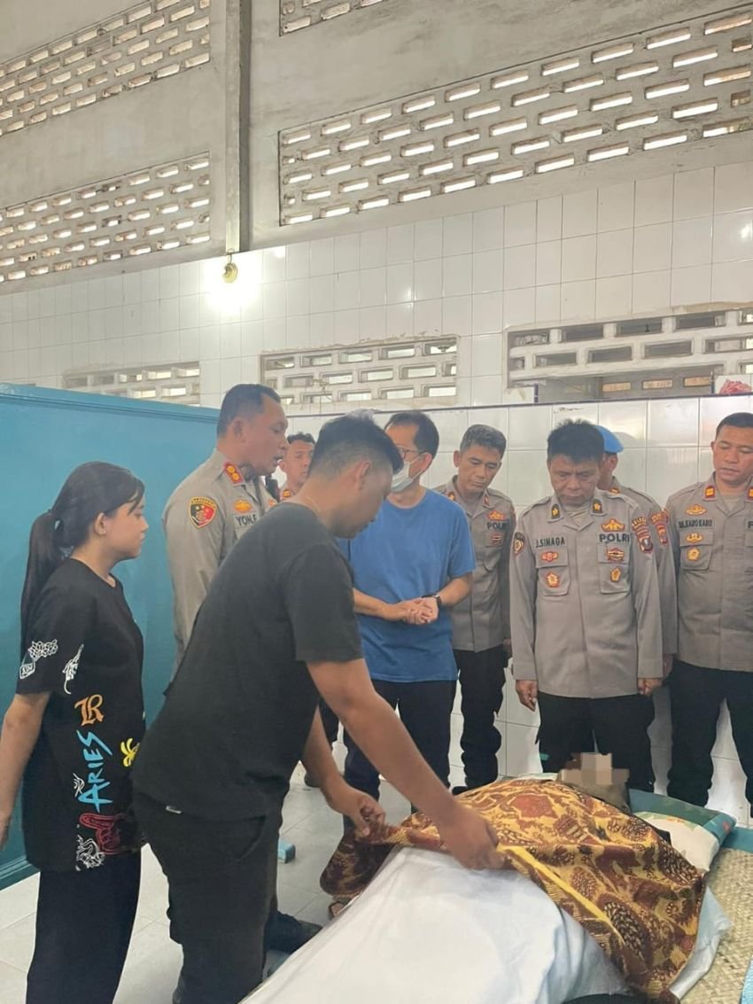 Kapolres Melayat Almarhum AKP Robinson Saragih SH di Rumah Sosial Tanjung Balai