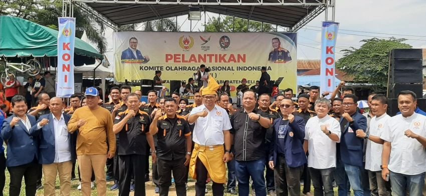 Dr H Asri Ludin Tambunan Lantik Pengurus KONI Tanjung Morawa