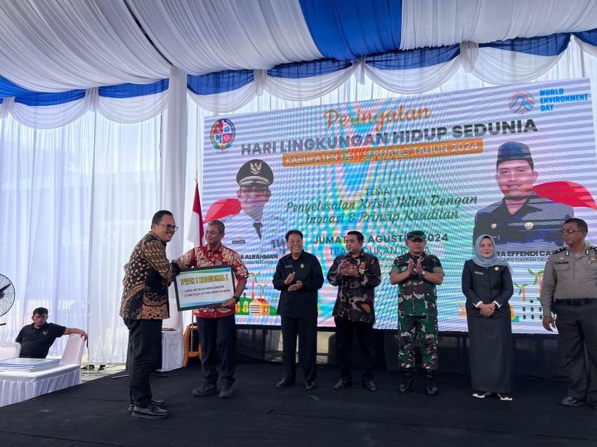 Deli Serdang Peringati Hari Lingkungan Hidup Sedunia 2024, PTPN 1 Regional.1 Salurkan Bantuan Becak Sampah