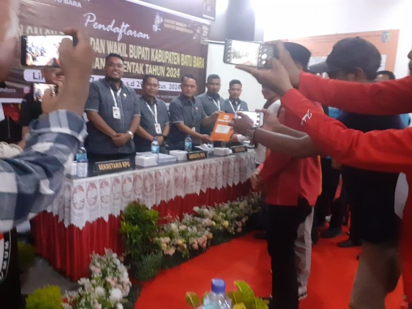Pimpinan Partai Pengusung Paslon Bupati Zahri dan Wakil Aslan Daftar ke KPU