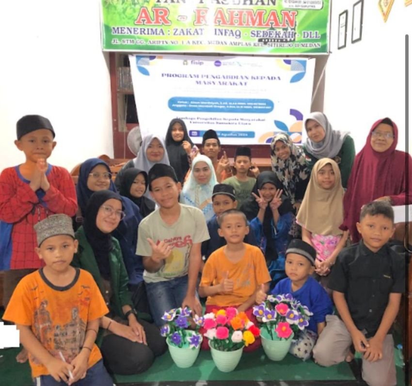 Tim Pengabdi Masyarakat FISIP USU Gelar Pelatihan Pembuatan Handycraft  Bersama Anak-Anak Panti Asuhan