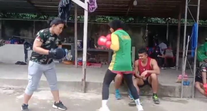 Sesi ke-6 PON XXI: Petinju Putri Sumut Lutfia Lisandri Akan Bertarung Melawan Bali