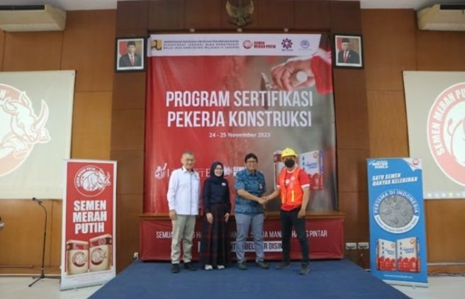 Semen Merah Putih Aktif Dukung Pemenuhan Tenaga Kerja Bersertifikasi untuk Berbagai Proyek Strategis Nasional