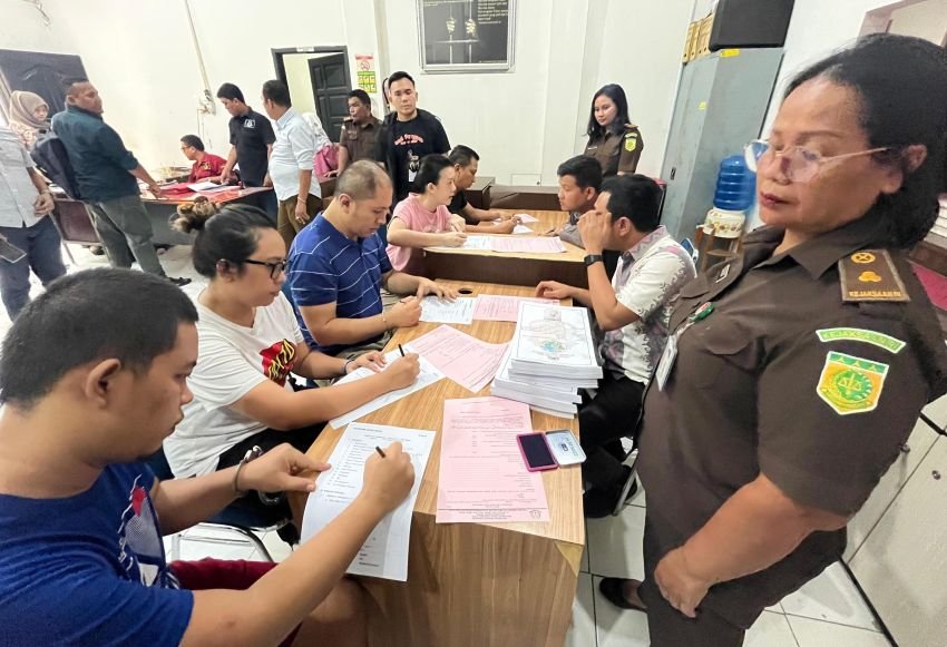 5 Tersangka dan Barang Bukti Kasus Home Industri Ekstasi di Medan Dilimpahkan ke Jaksa