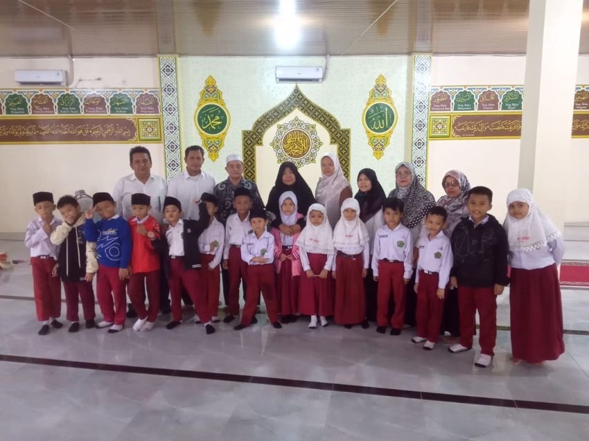 Hj Hasnah Siregar Bersyukur Dapat Dukungan Pembangunan Musholla Silaturahim MIN 1 Medan