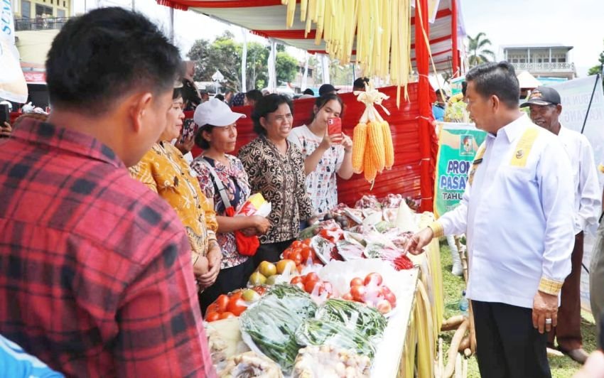 Bupati Simalungun Buka Pasar Tani dan Bazar Pangan