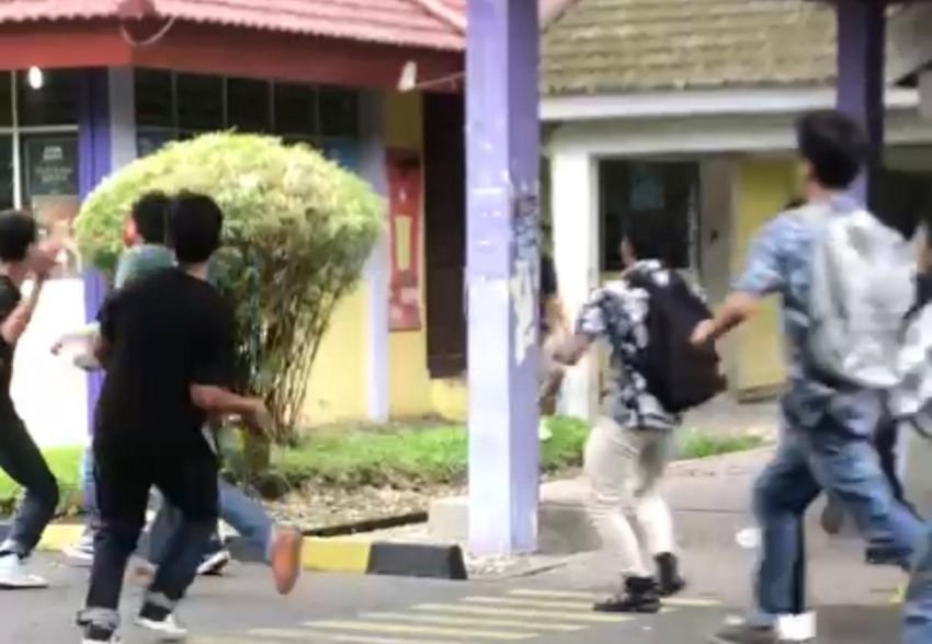 Gawat! Antar Mahasiswa Polmed Bentrok, Ruang Kelas Dilempari Batu-Situasi Mencekam