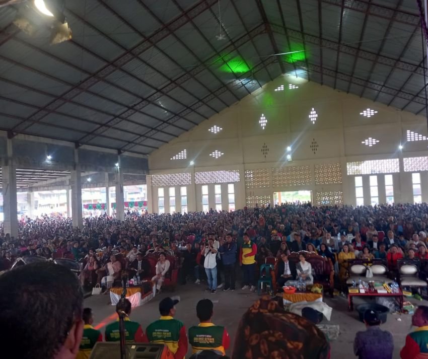 Ribuan Pomparan Si Raja Oloan Berangkatkan Erwin Sihite Jadi Wakil Bupati Humbahas.