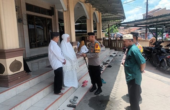 Kapolres Pakpak Bharat Melayat Ke Rumah Duka Alm Dodi Suryadi di Deli Serdang