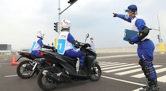 Cari Aman di Jalan, Gunakan Jurus 4T Untuk Menyeberang