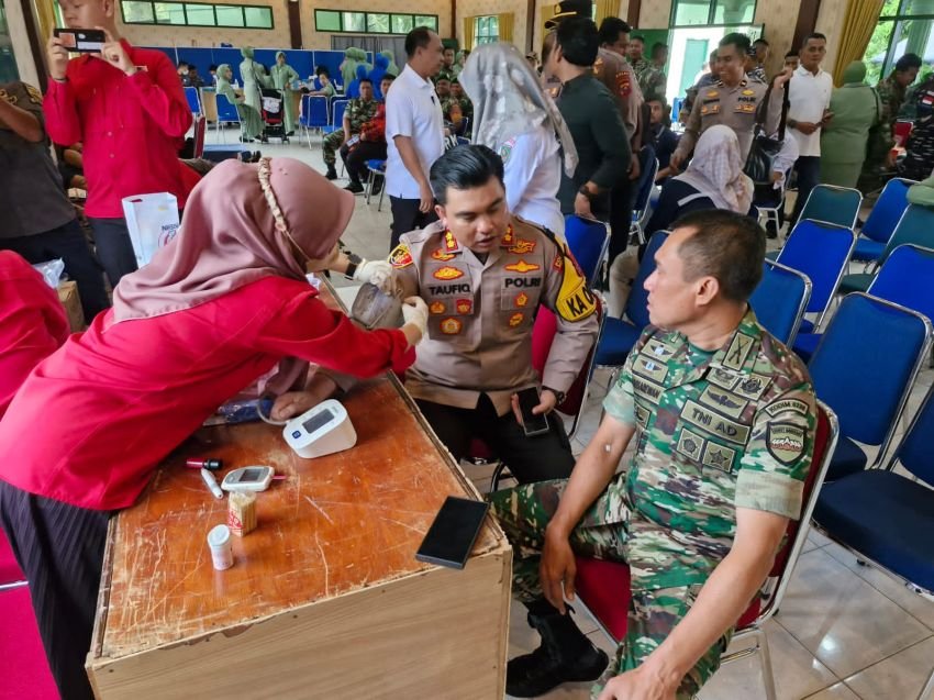 Kapolres Batu Bara Ikut Donor Darah Dalam Rangka HUT TNI ke - 79