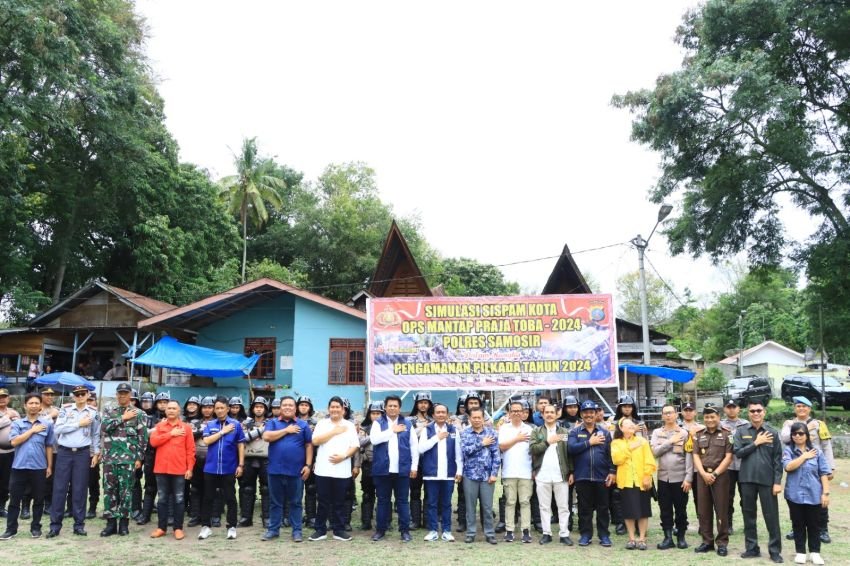 Paslon Bupati dan Wakil Bupati Samosir Hadiri Simulasi Sispamkota Serta Penandatanganan Deklarasi Pilkada Damai 2024