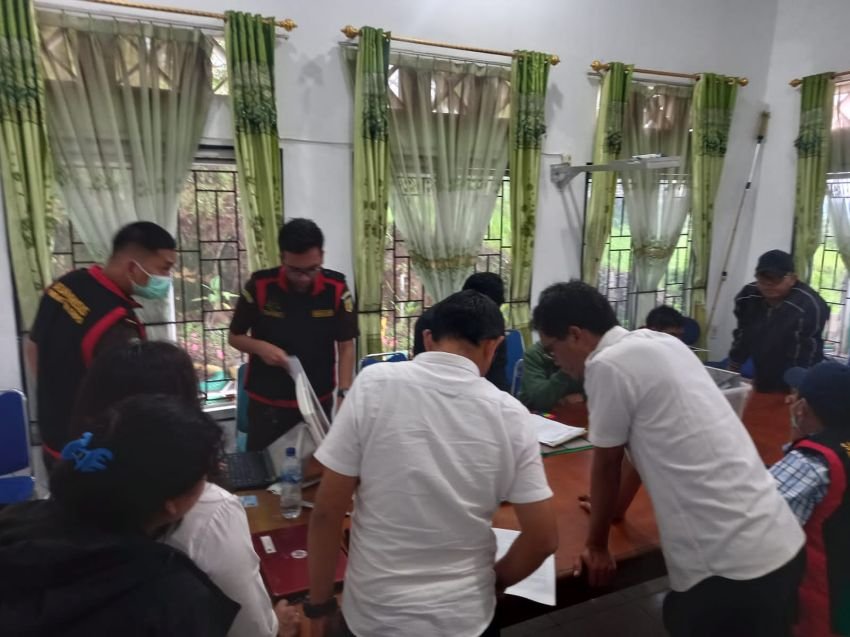 Penyidik Lejaksaan Geledah Kantor Lindup Humbahas