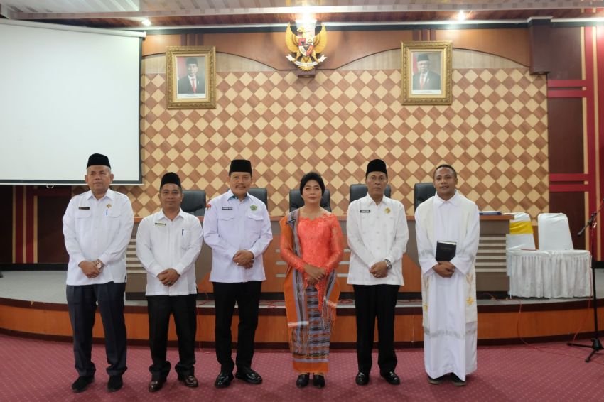 Kakanwil Kemenagsu Lantik Kepala SMA Negeri Katolik Samosir