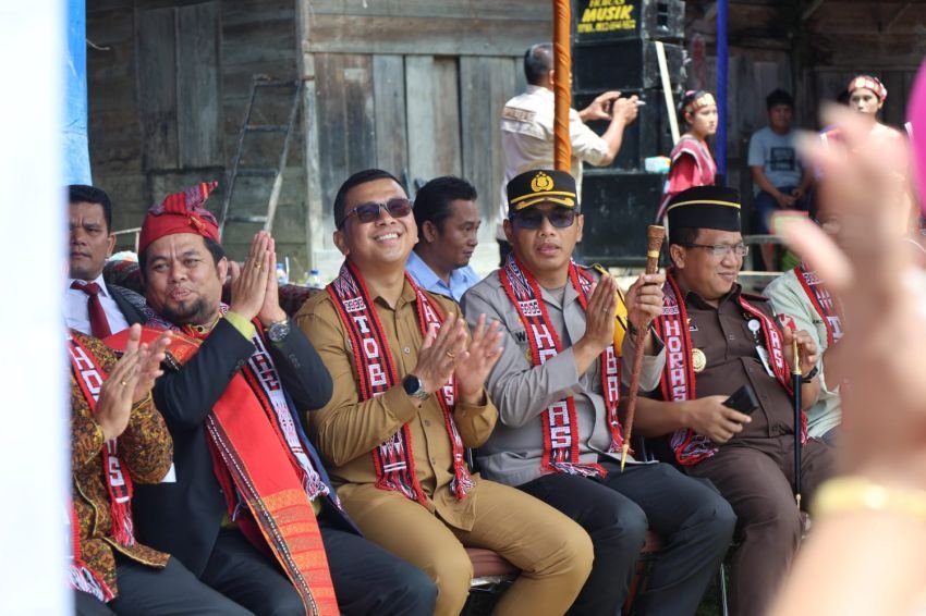 Pjs Bupati Toba Hadiri Peluncuran Huta Pengawasan Partisipatif, Ajak Masyarakat Wujudkan Pilkada Damai dan Berkualitas