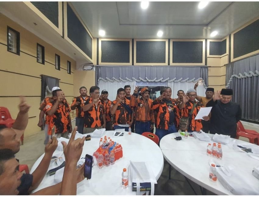 6 Ranting Pemuda Pancasila Kecamatan Air Putih Deklarasi Menangkan Paslon Bupati Zahir-Aslam
