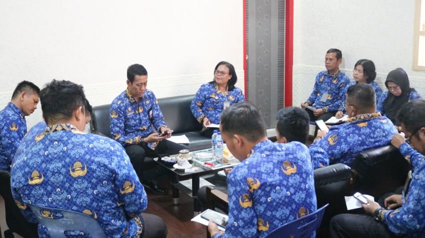 Optimalkan Langkah Percepatan Program Akselerasi, Kalapas Kelas IIA Pematangsiantar Pimpin Rapat Internal Bersama Jajaran