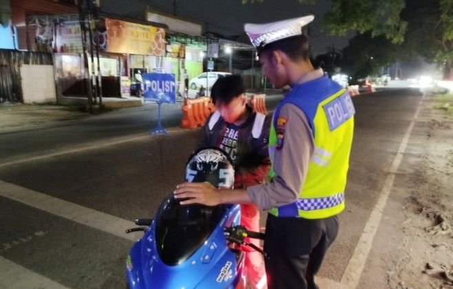 Malam-malam, Sat Lantas Polrestabes Medan dan Sat Brimob Poldasu Razia Ranmor