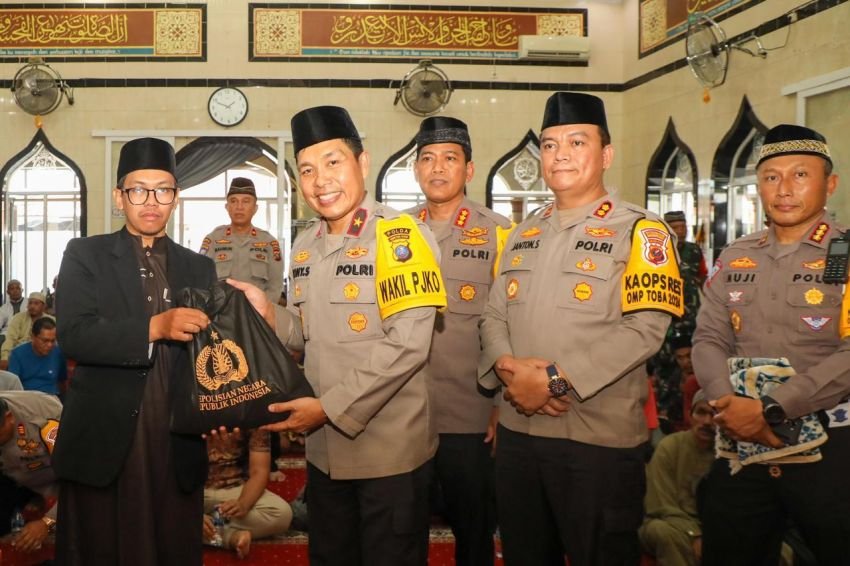 Wakapolda Sumut Jumat Berkah Di Masjid Nurul Huda, Cooling System Pemilukada 2024