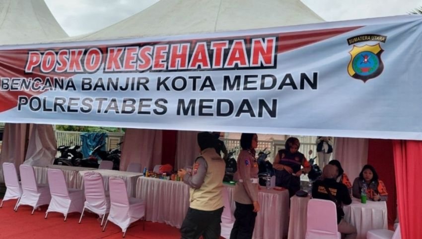 Polrestabes Medan Dirikan Posko Kesehatan Korban Banjir : Bentuk Komitmen Polri Bantu Masyarakat