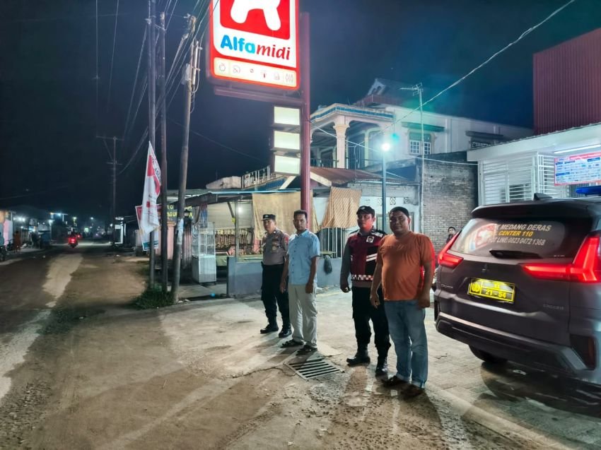 Antisipasi Aksi Kejahatan Jelang Pilbup dan Pilgub, Polsek Medang Deras Giat Laksanakan Patroli Malam