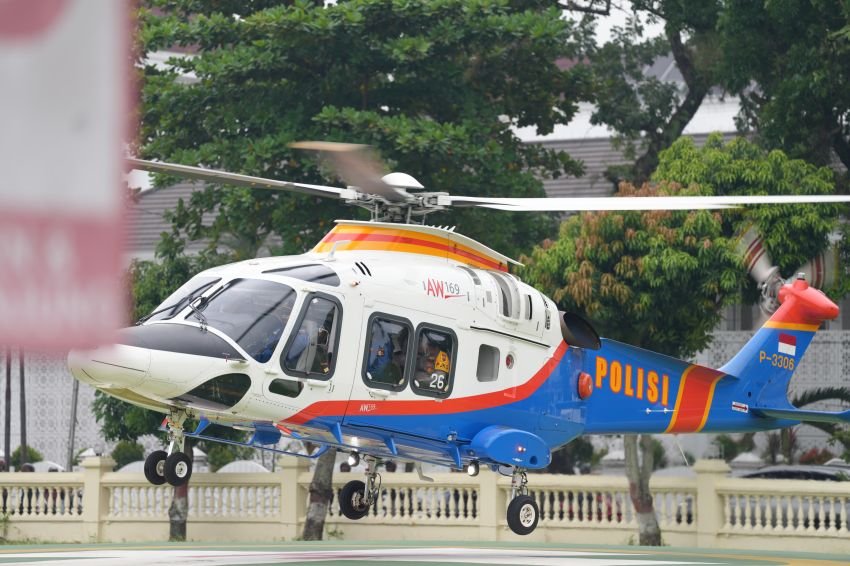 Amankan Ajang Internasional, Helikopter AW169 Polri Terbang Diatas Para Racer Aquabike World Championship Danau Toba