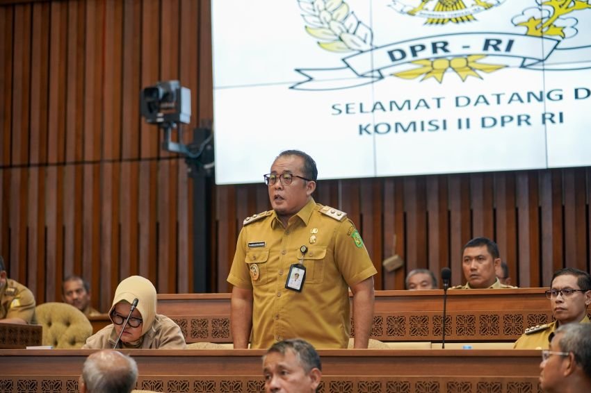 Plt Wali Kota Hadiri Raker & RDP Persiapan Pilkada Serentak 2024