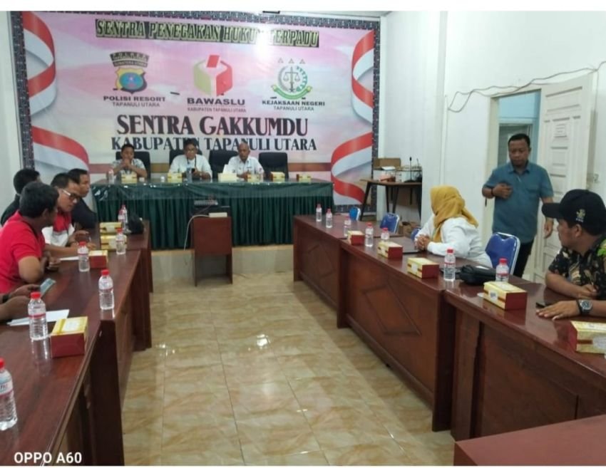 Bawaslu Bersama KPU dan LO Paslon Sepakat Pembersihan APK Sebelum Masa Tenang Kampanye
