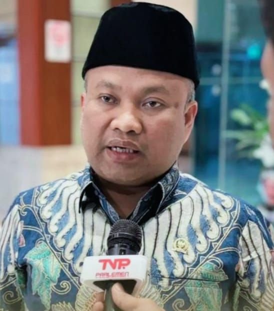 Anggota DPR-RI Sugiat Santoso Terima Penghargaan Sahabat Pers SPS Sumut 2024