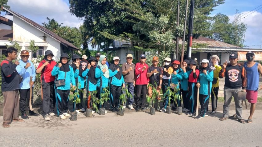 Pemdes Sei Silau Timur Gelar Gerakan Penghijauan Tanam Ratusan Pohon