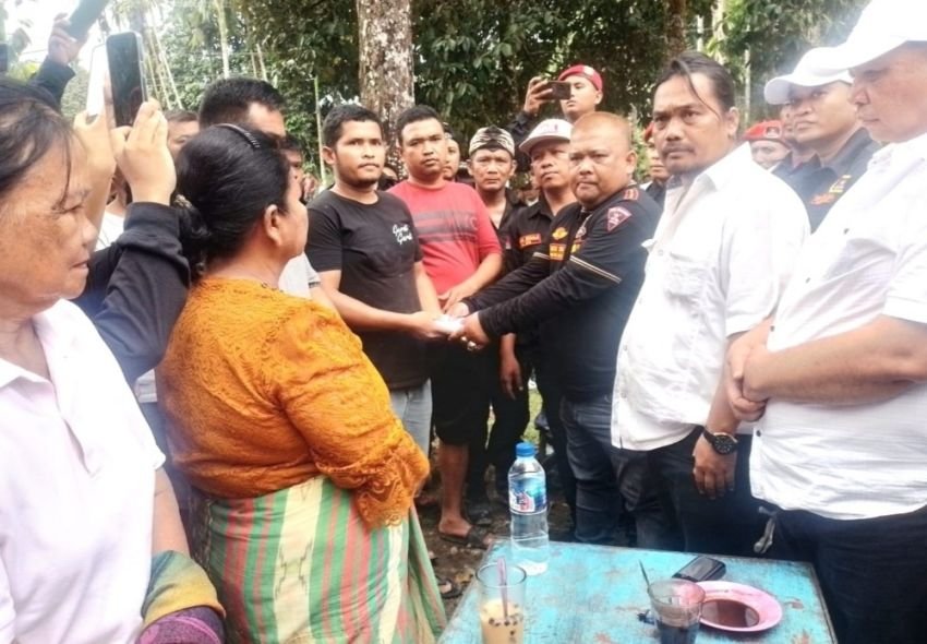 GRIB Jaya Sumut Bantu Korban Longsor Sibolangit : Semoga Bantuan Ini Bermanfaat